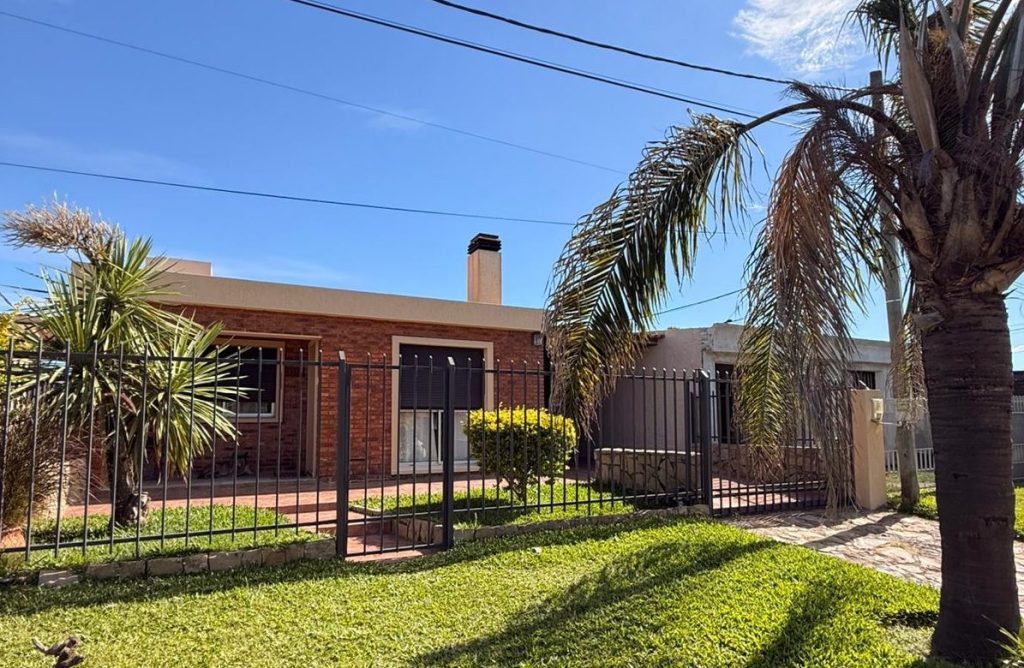 Calle 2 número 1518 esquina Juncal – Victor Lima